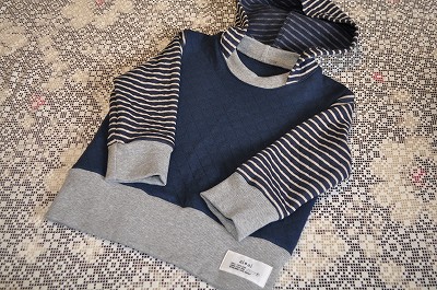 フード付きトレーナー