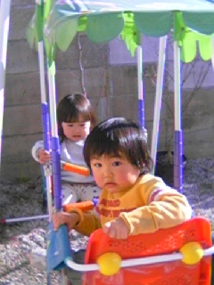 お庭でさやちゃんと