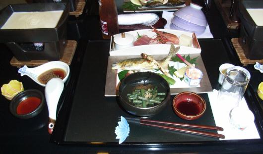 ホテルの夕食(写真は1/4＾＾；)