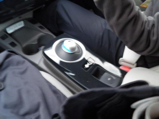 リーフのシフトレバー