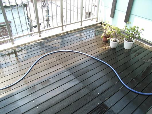 打ち水で涼しく