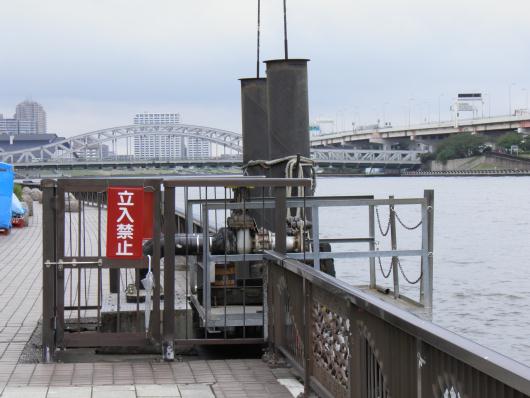 石油製品の陸揚げ施設2