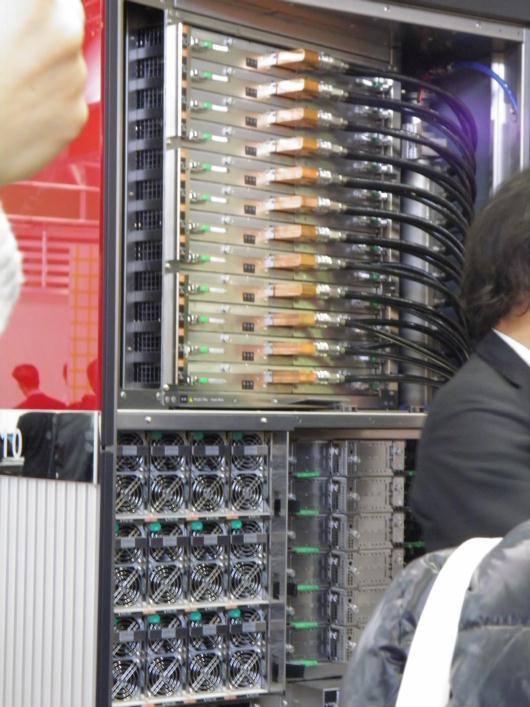 富士通スーパーコンピュータ