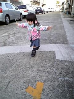 走ってます（苦笑）