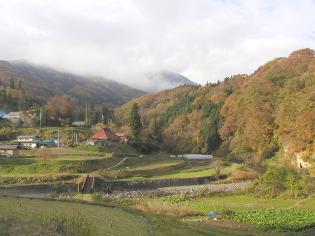 通勤路風景『伝説の橋の谷』