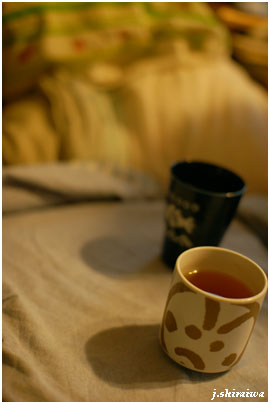 交わす杯