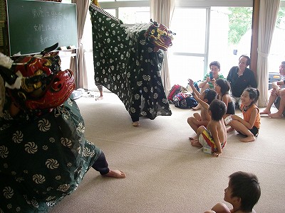 島の獅子踊り
