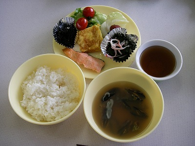 島で採れたものばかりの朝食