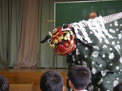 08獅子踊り