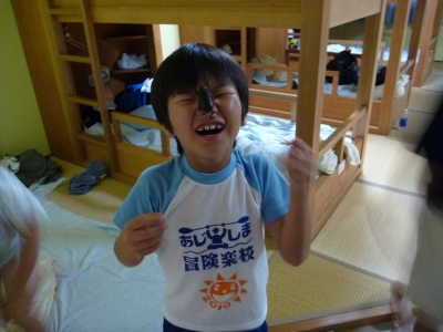 10顔に虫
