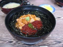 うにいくら丼