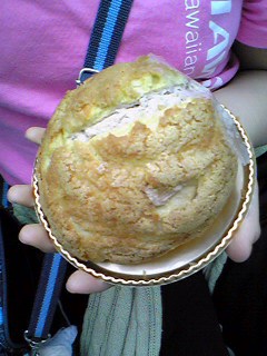 巨大シュークリーム