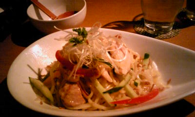 NOODLE Chafe&Bar蒸し鶏と彩り野菜の中華麺鶏がら塩味