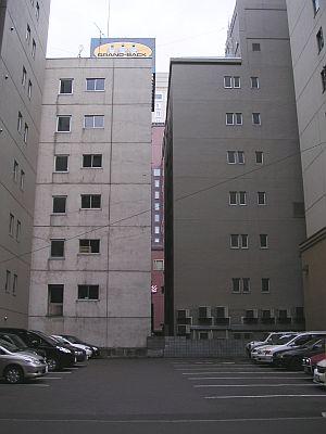 チサンホテル駐車場