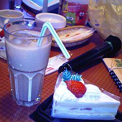 カラオケ屋にて