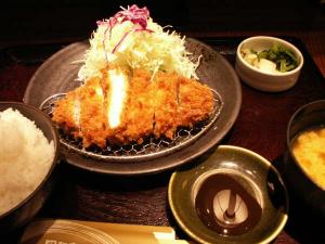 空港のとんかつレストラン（和幸）