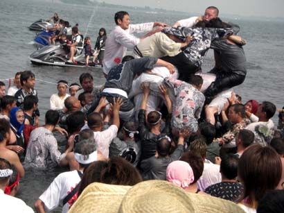 大杉神社あばれ御輿070729・７