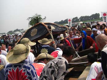 大杉神社あばれ御輿070729・５