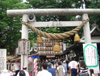 高城神社胎内くぐり・２