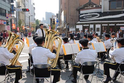 熊谷えびす祭　八木橋前のブラバン・２