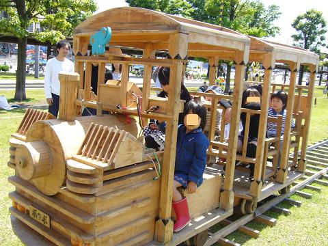 木製　汽車ポッポ