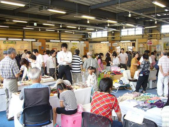 工房の　ブースは　どこぞ？