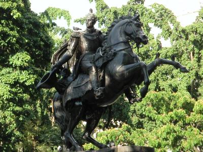 Caracas_Plaza_Bolivar.jpg