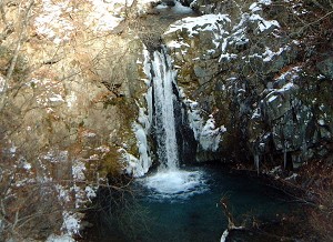 冬の小泉の滝