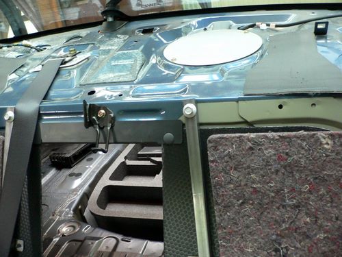 レガシィのリアトレイ外し