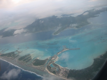 ボラボラ島上空から002