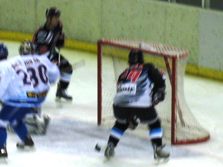 080124NPC-AHLクレインズ攻撃052