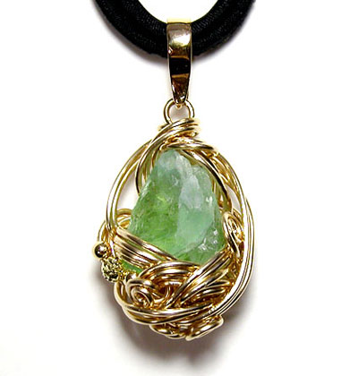 グリーンのパワーストーンペンダント