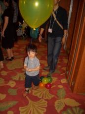 パーティー会場へ