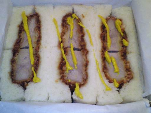 まぐろやさんのかつサンド（中身）　