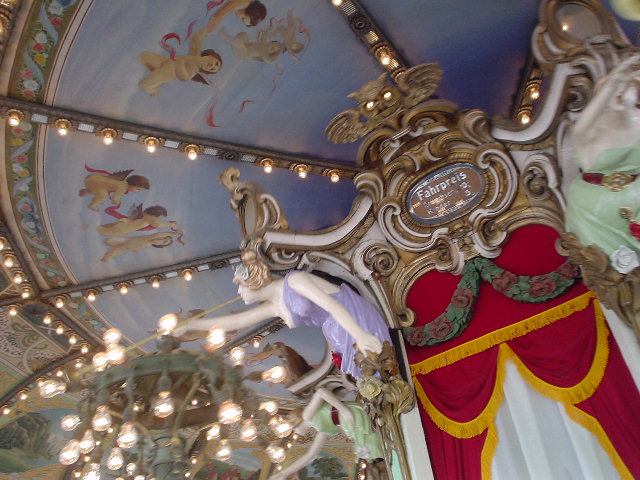 としまえんのメリーゴーランド100歳