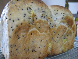 サツマイモ食パン