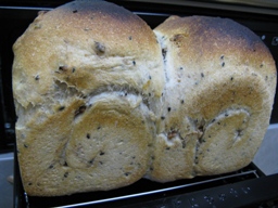 黒ゴマとくるみの食パン（自分用）