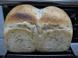 黒ゴマときなこの食パン