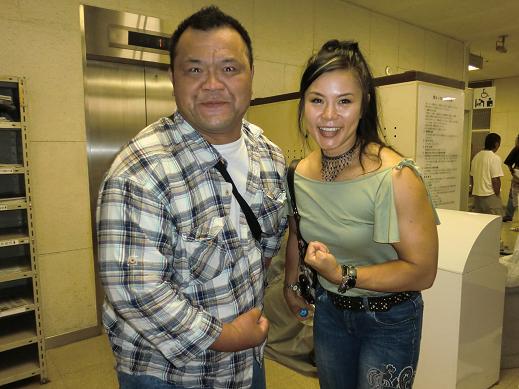 久保専務大ファンの神田知子さんと.JPG