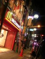 マクドナルド　ガラス清掃　小