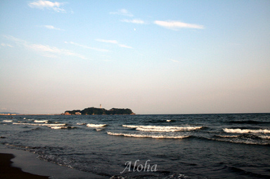 鵠沼7月26日快晴の海水浴日和。フラットです。