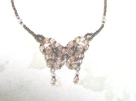 蝶　メックレス
