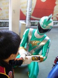 ゴーオンジャーと握手！