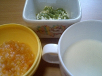 ささ身入りニンジン粥、ほうれん草のカッテージチーズ和え、さつま芋のポタージュ