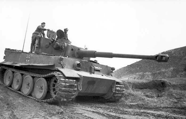 Bundesarchiv_Bild_101I-554-0872-35,_Tunesien,_Panzer_VI_(Tiger_I).jpg