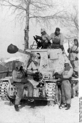 399px-Bundesarchiv_Bild_101III-Roth-173-01__Russland__Raum_Charkow__Jagdpanzer.jpg