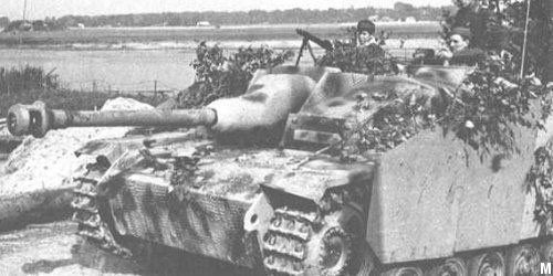 Stug_III_saukopf_mantlet.jpg