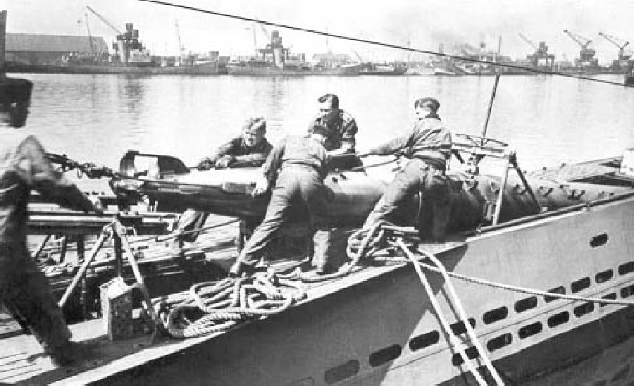 u-boat-torpload.jpg