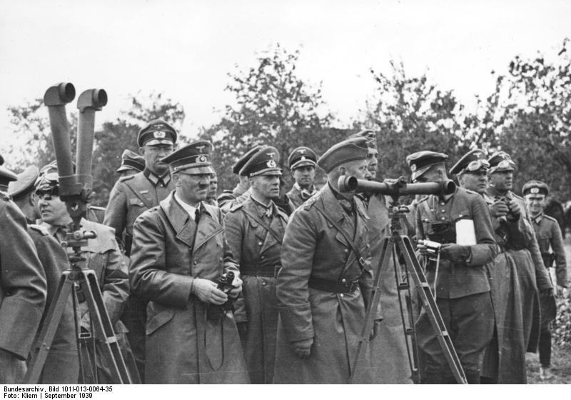 Bundesarchiv_Bild_101I-013-0064-35,_Polen,_Bormann,_Hitler,_Rommel,_v__Reichenau.jpg