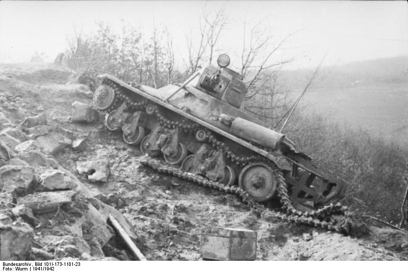 Bundesarchiv_Bild_101I-173-1101-23,_Balkan,_Beutepanzer_H39.jpg